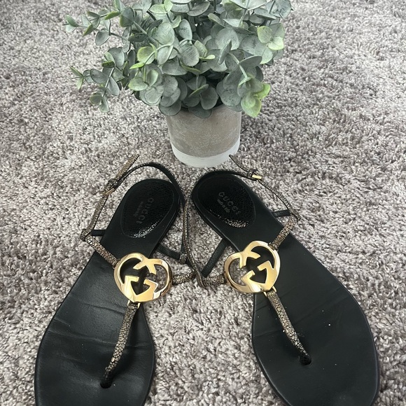 Gucci Metallic Leather GG Interlocking HEART Thong Sandal - Picture 7 of 10